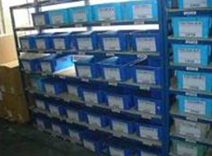 Giá để thùng Poly A3 8T*5VT